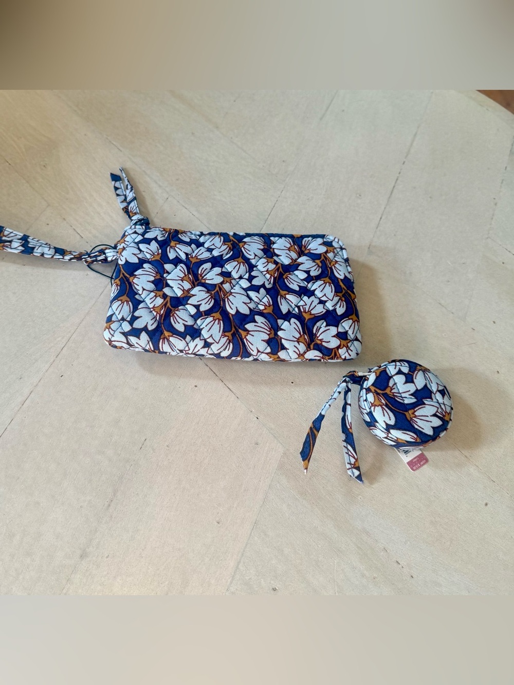 NWT Vera Bradley Essential Pawpaw Zip Wallet & Tape Measure Set 💙💙💙